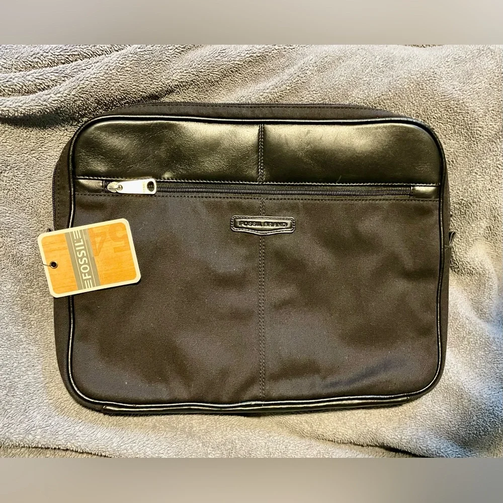 *NWT* FOSSIL Mason Laptop Sleeve/Messenger - 11” x 15” - Black Leather & Canvas